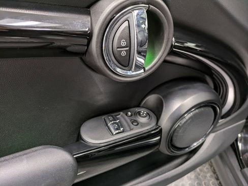 Used 2018 MINI Cooper S FWD image 10
