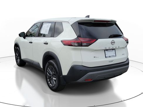Used 2023 Nissan Rogue S image 4