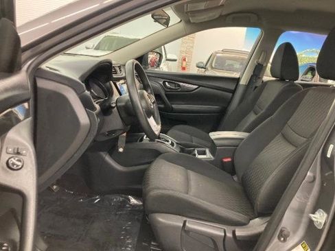Used 2017 Nissan Rogue S AWD/4WD image 9