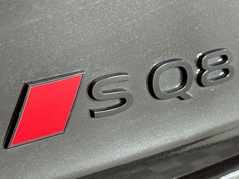 Used 2024 Audi Q8 e-tron Prestige w/ Prestige Package AWD/4WD image 28