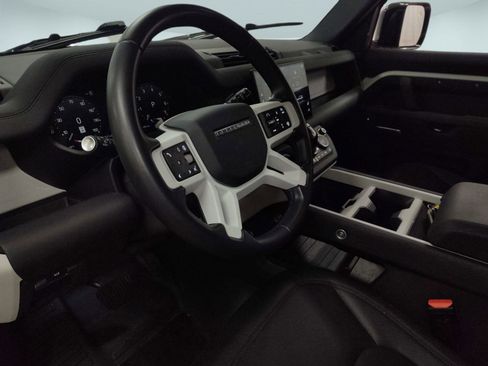 Used 2025 Land Rover Defender 110 S image 4