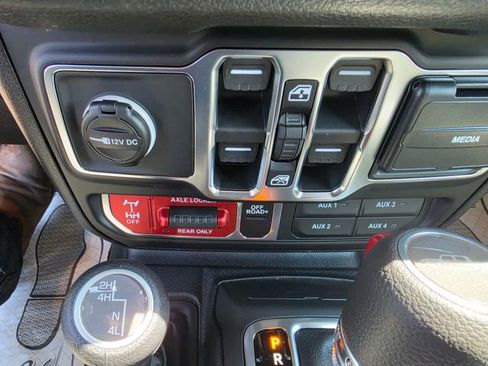 New 2026 Jeep Gladiator Sport AWD/4WD image 15