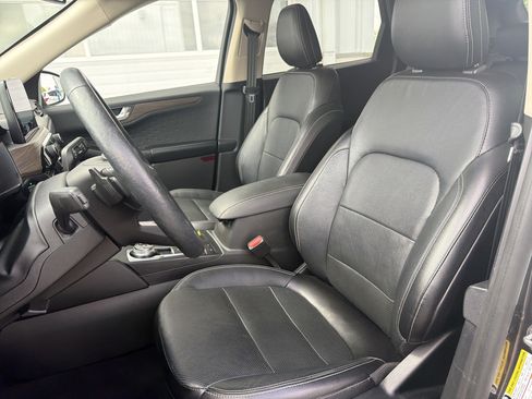 Used 2020 Ford Escape Titanium AWD/4WD image 22