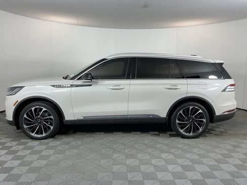 Used 2025 Lincoln Aviator Reserve w/ Equipment Group 201A image 8
