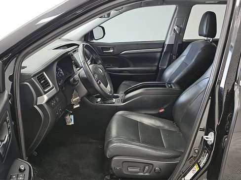 Used 2019 Toyota Highlander Limited image 5