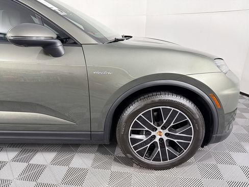 Used 2026 Porsche Macan Electric RWD image 12