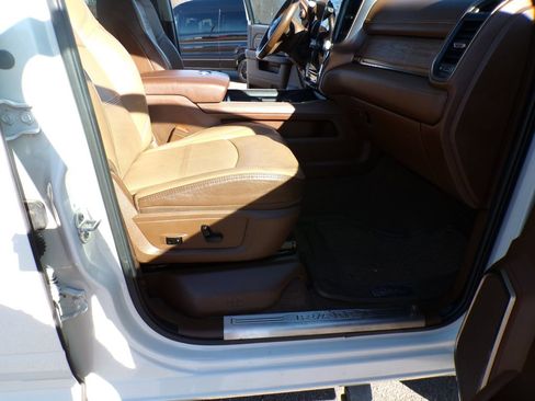 Used 2024 RAM 3500 Limited image 30