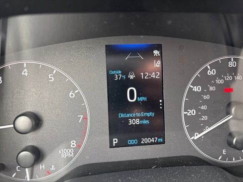 Used 2024 Toyota Corolla Cross L image 5