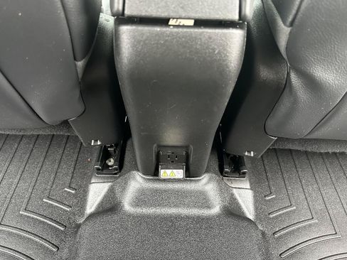 Used 2015 Jeep Renegade Limited AWD/4WD image 41