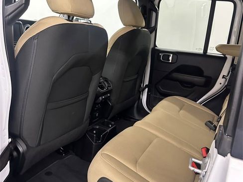 Used 2018 Jeep Wrangler Unlimited Sahara w/ Dual Top Group image 33