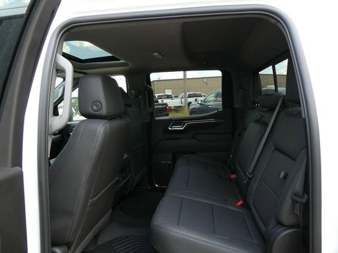 New 2026 Chevrolet Silverado 1500 LT Trail Boss w/ Convenience Package II AWD/4WD image 17