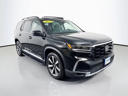 Used 2023 Honda Pilot Touring image 1
