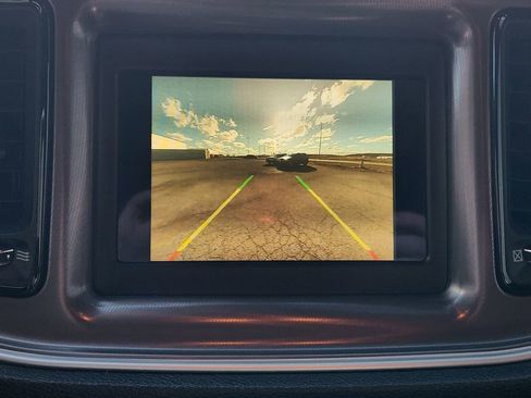 Used 2022 Dodge Challenger SXT image 18