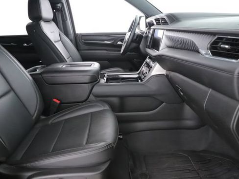 Used 2024 GMC Yukon XL Denali AWD/4WD image 37