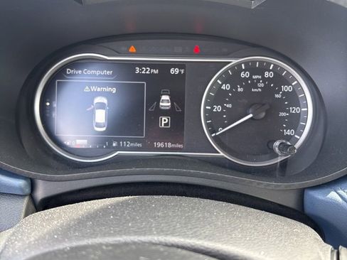 Used 2025 Nissan Versa SV w/ Trunk Package FWD image 7