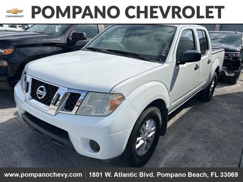 Used 2021 Nissan Frontier SV image 3