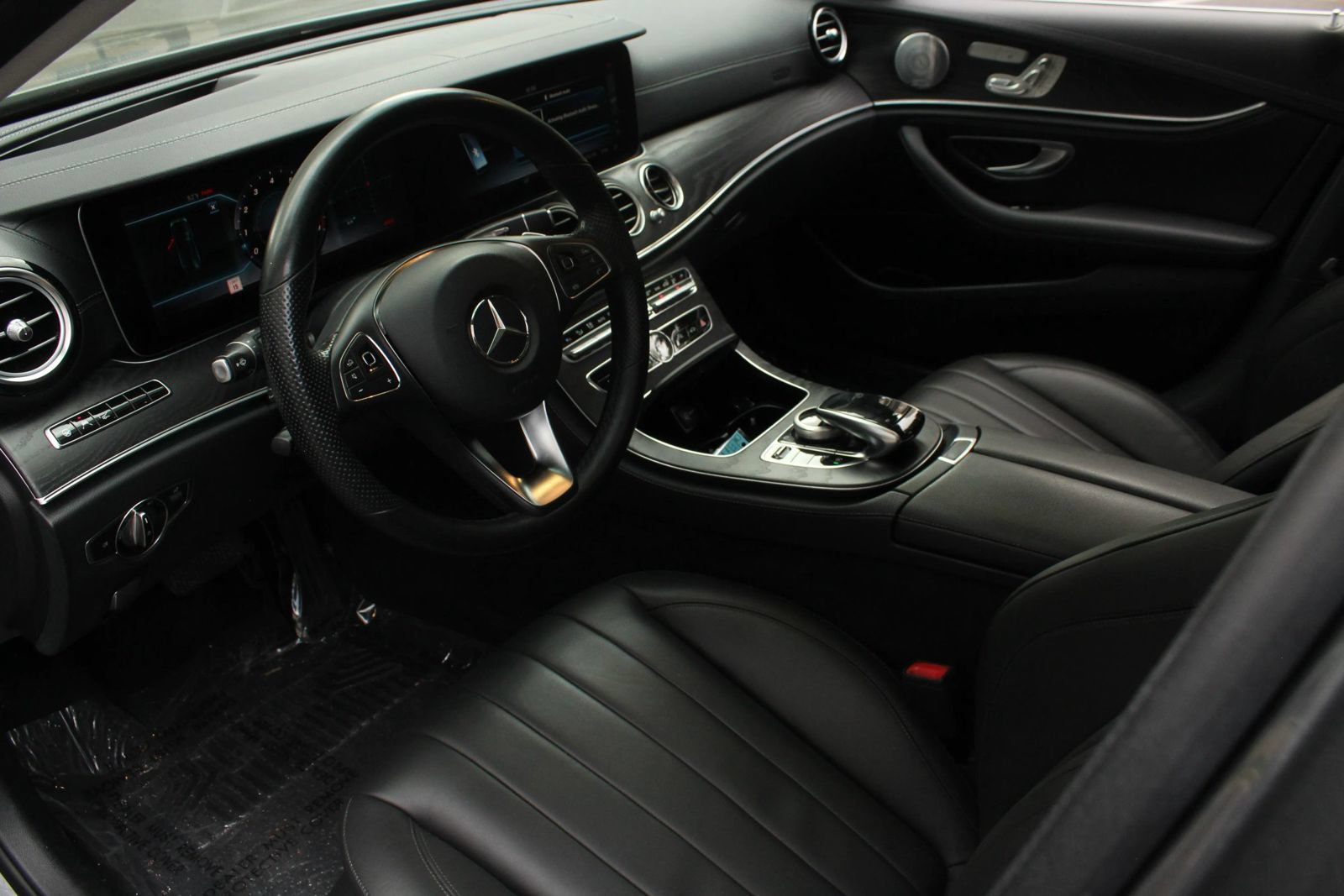 Used 2018 Mercedes-Benz E 400 4MATIC Wagon w/ Premium 3 Package image 13