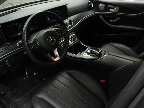 Used 2018 Mercedes-Benz E 400 4MATIC Wagon w/ Premium 3 Package image 13