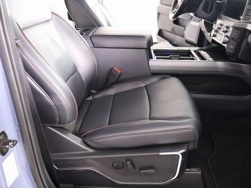 Used 2023 Ford F250 Lariat w/ Sport Appearance Package image 14