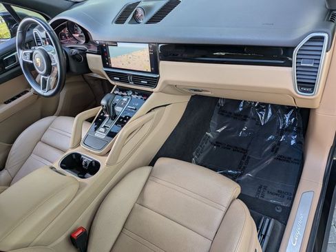 Used 2023 Porsche Cayenne Platinum Edition AWD/4WD image 23