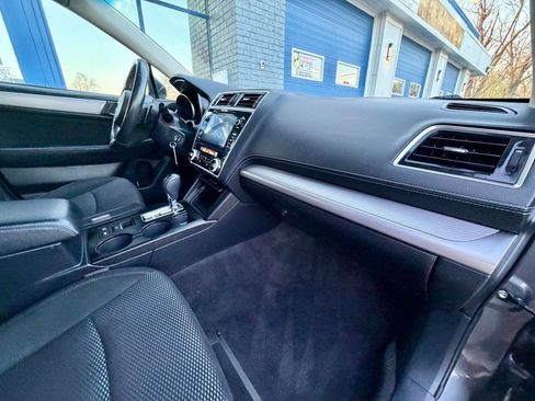 Used 2018 Subaru Outback 2.5i Premium AWD/4WD image 41