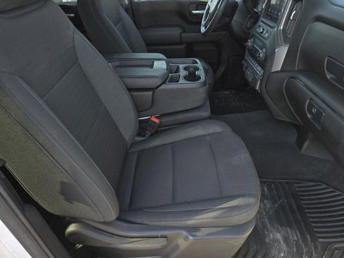 Used 2025 Chevrolet Silverado 2500 Custom w/ Custom Value Package image 30