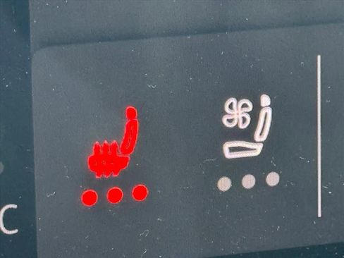 Used 2024 Volkswagen Atlas SEL Premium R-Line image 21