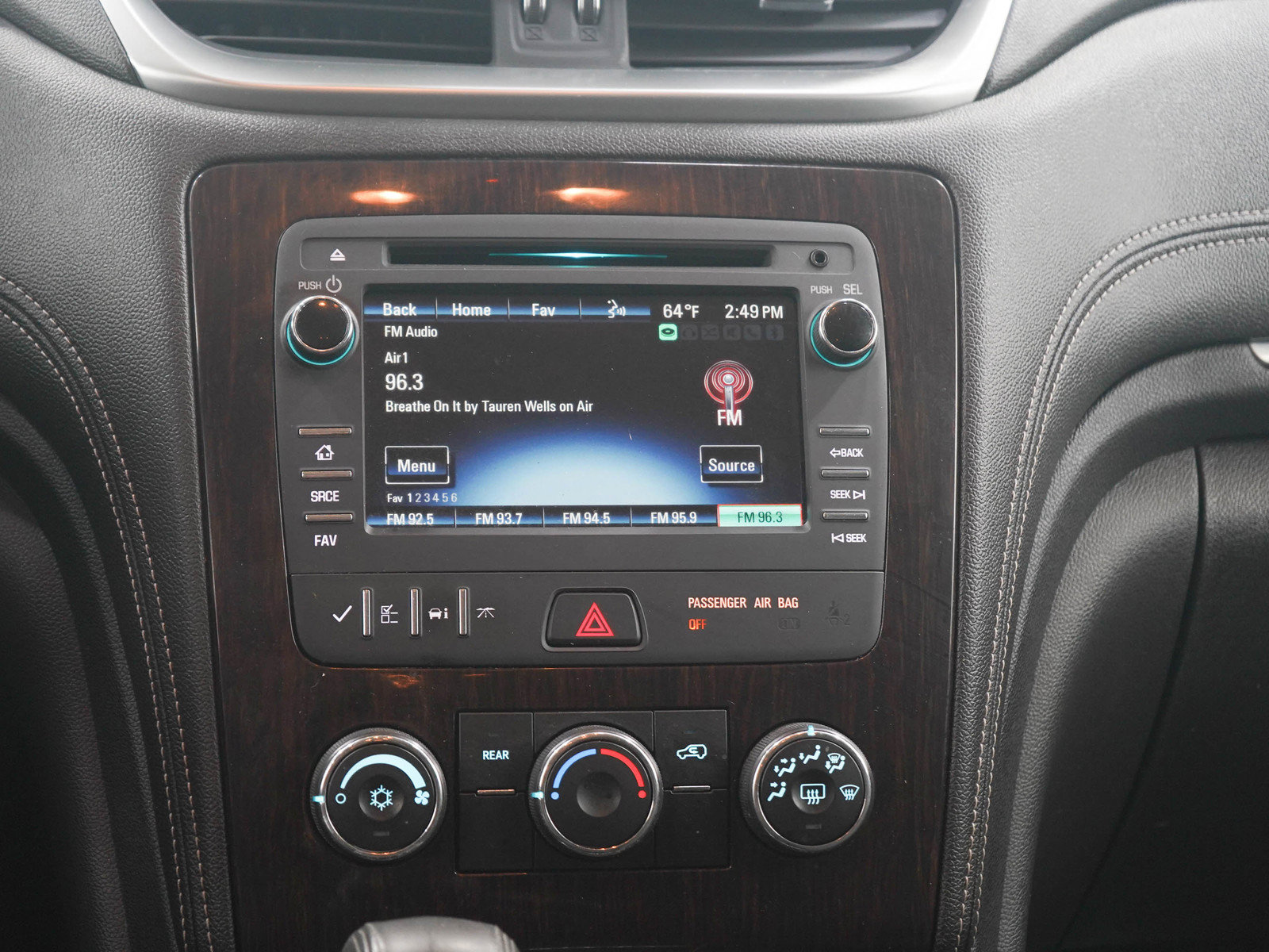 Used 2016 Chevrolet Traverse LT w/ Style and Technology Package AWD/4WD image 18