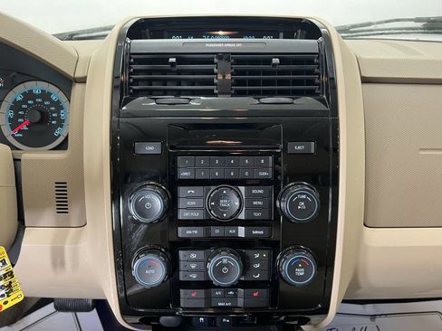 Used 2009 Ford Escape Limited image 12