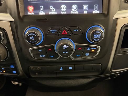 Used 2017 RAM 1500 Classic SLT image 25