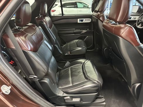 Used 2020 Ford Explorer Platinum AWD/4WD image 13