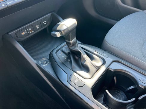 Used 2025 Kia K4 FWD image 40