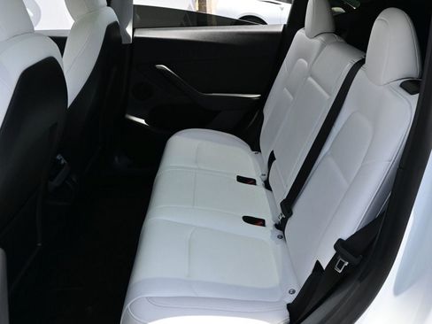 Used 2022 Tesla Model Y Performance AWD/4WD image 16