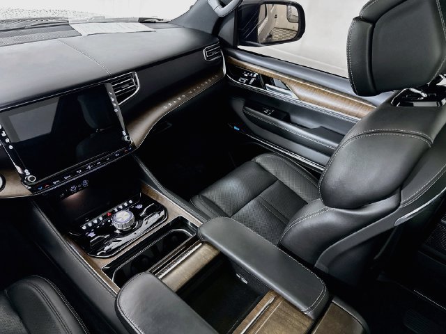 Used 2023 Jeep Grand Wagoneer L 4WD image 24