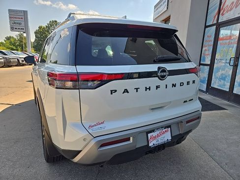 Used 2023 Nissan Pathfinder SL w/ SL Premium Package AWD/4WD image 8