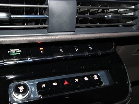 Used 2024 Lincoln Corsair FWD w/ Equipment Group 101A image 17