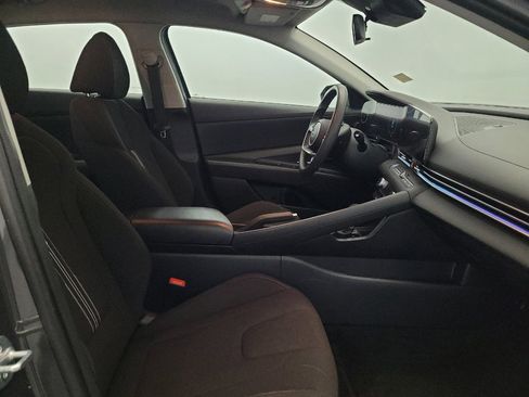 Used 2024 Hyundai Elantra SEL FWD image 21