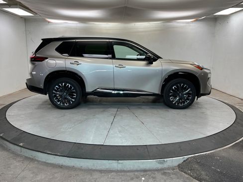 New 2026 Nissan Rogue Platinum image 6