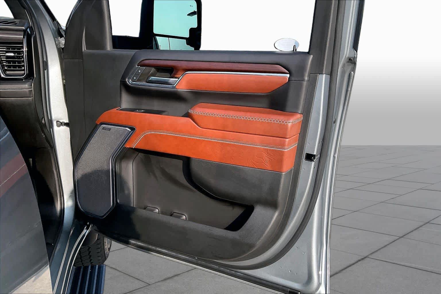 Used 2024 GMC Sierra 2500 Denali Ultimate AWD/4WD image 45