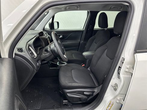 Used 2023 Jeep Renegade Latitude image 9