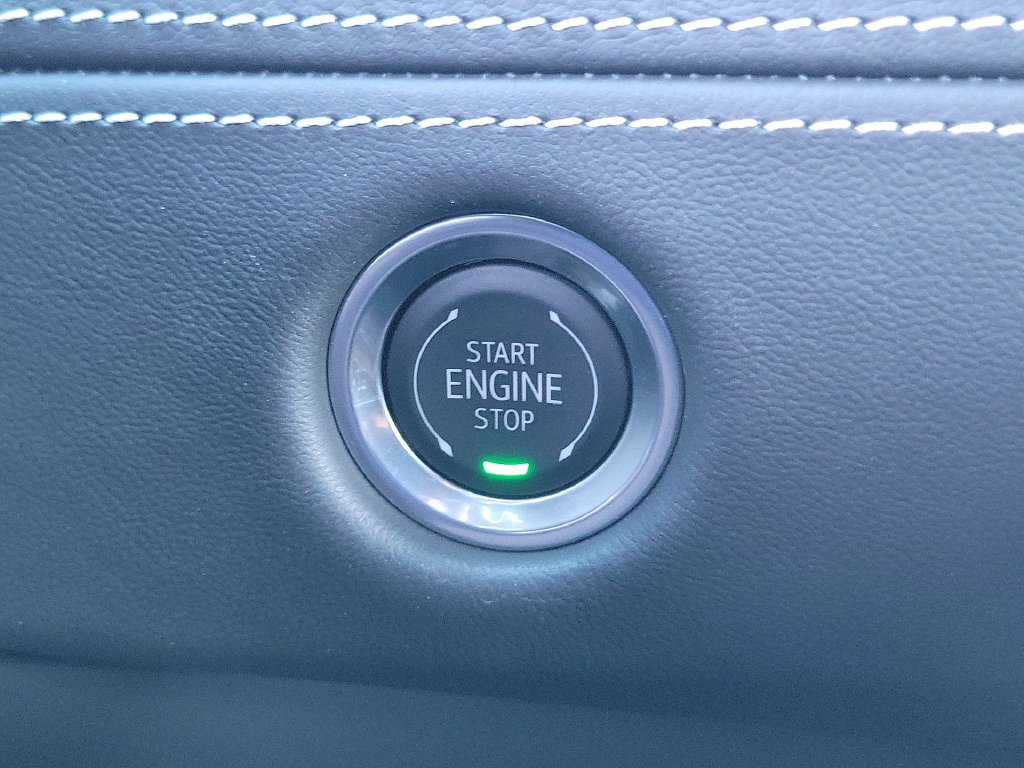 Used 2026 Cadillac Escalade Platinum Sport AWD/4WD image 16