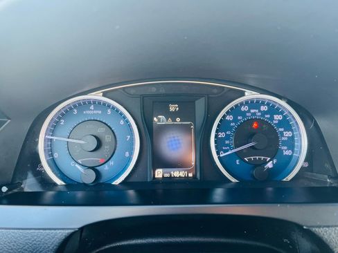 Used 2017 Toyota Camry LE image 18