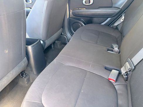 Used 2015 Kia Soul FWD image 15