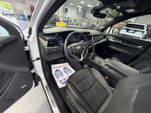 Used 2024 Cadillac XT6 Premium Luxury w/ Technology Package AWD/4WD image 13