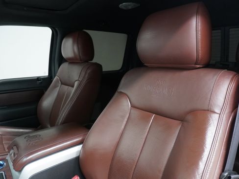 Used 2014 Ford F150 King Ranch w/ King Ranch Luxury Package AWD/4WD image 13
