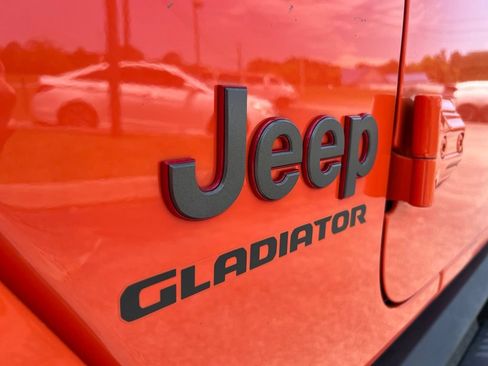 Used 2020 Jeep Gladiator Rubicon AWD/4WD image 8
