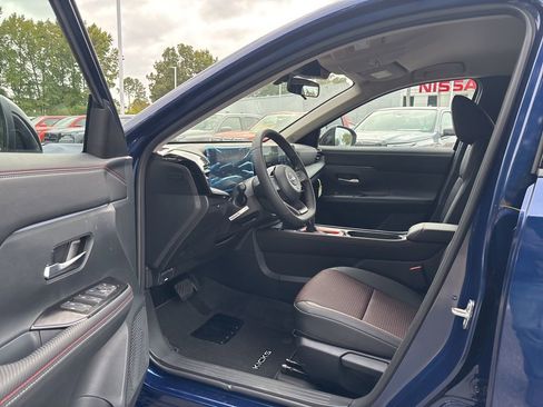 New 2026 Nissan Kicks SR w/ Cold Weather Package image 14