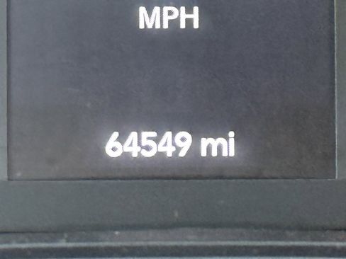 Used 2019 Jeep Cherokee Latitude Plus w/ Comfort/Convenience Group image 30