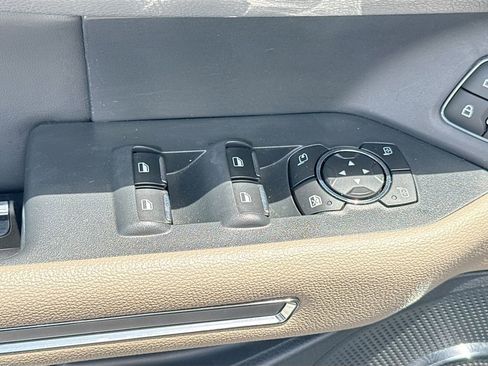 Used 2024 Ford Expedition Limited image 19