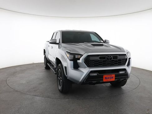 Used 2024 Toyota Tacoma TRD Sport RWD image 3